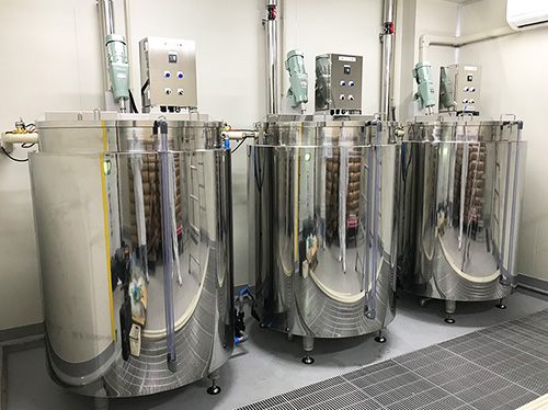 ステンレス製撹拌タンク